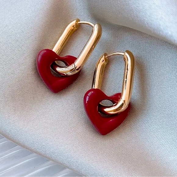 Romantic Hollow Heart Shape Pendant Dangle Charm Earringsl - Picture 1 of 3